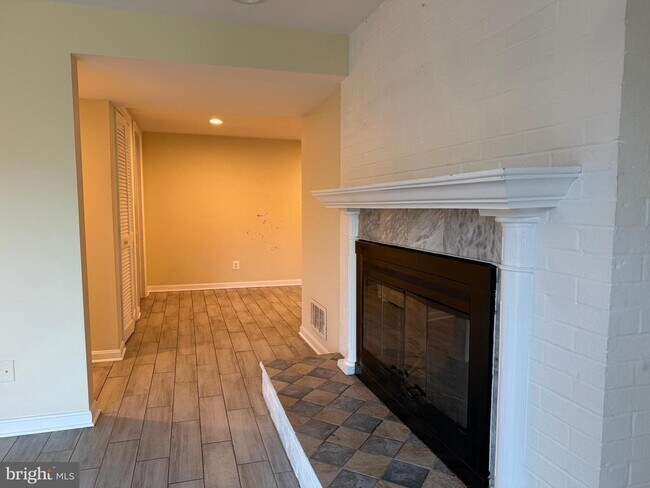 Building Photo - 5206 Easton Dr