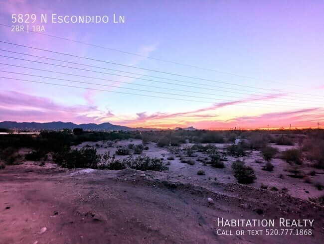 Building Photo - 5829 N Escondido Ln