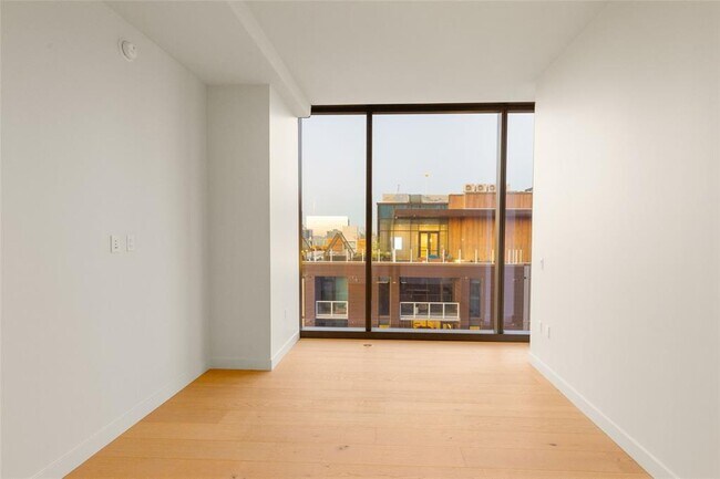 Building Photo - 44 East Ave