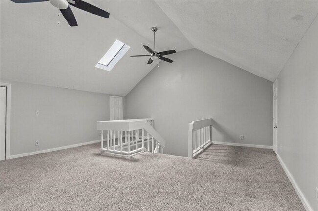 Building Photo - 429 NE Russell St