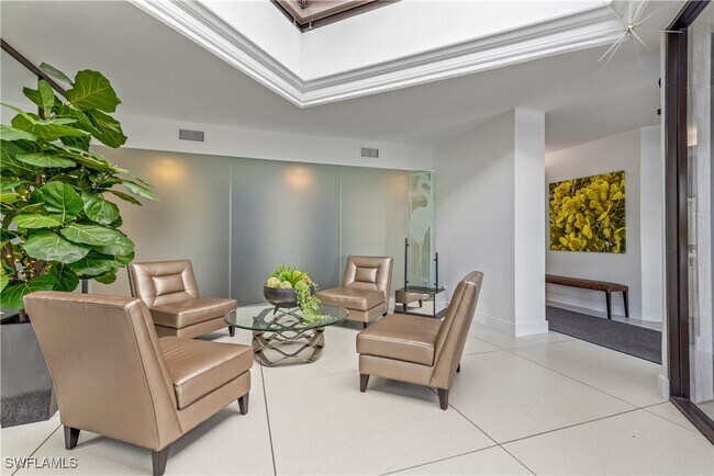 Building Photo - 5555 Heron Point Dr