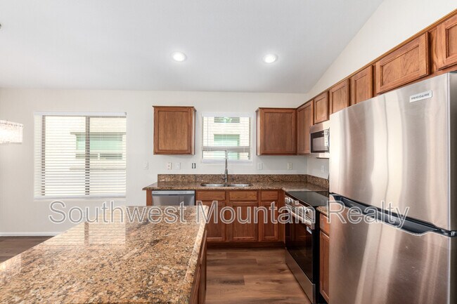 Building Photo - 4010 E Mine Shaft Rd