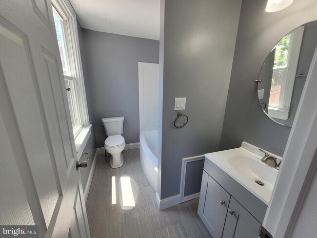 Building Photo - 45 Green St