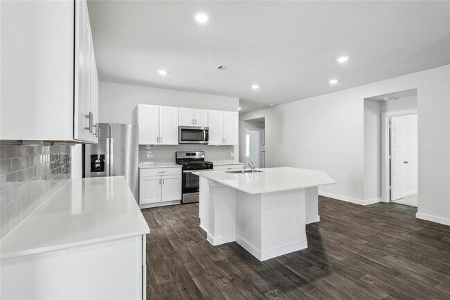 Building Photo - 605 Jane Long Dr