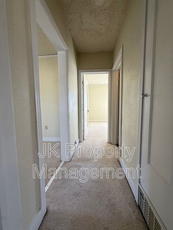 Building Photo - 2716 Central Ave