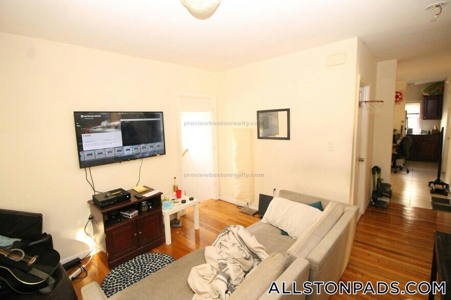 Building Photo - 30 Linden St