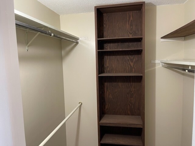 Building Photo - 350 Plum Creek Dr