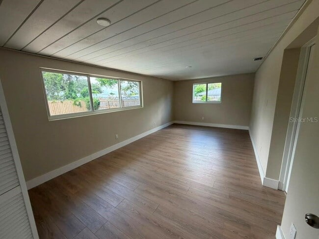 Building Photo - 1822 Banyan Tree Dr