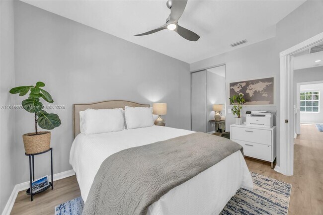Building Photo - 418 Capistrano Dr