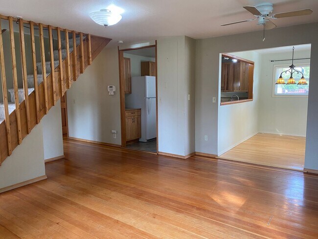 Building Photo - 3-Bedroom Home- Pets Allowed with Approval