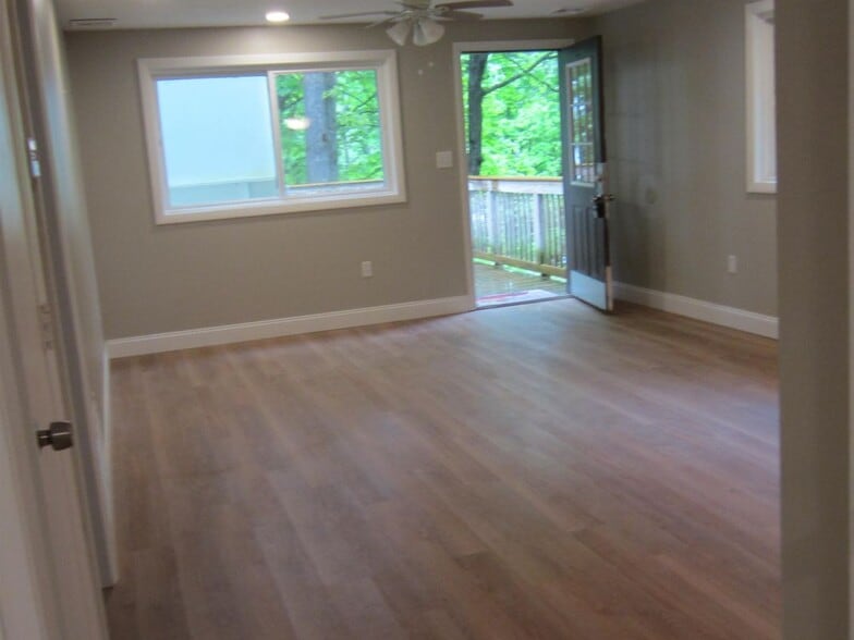 Building Photo - 174 Pattee Hill Rd