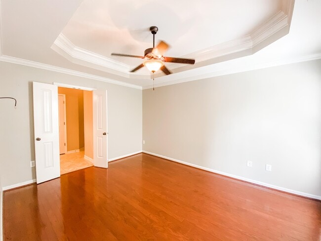 Building Photo - 2464 Ridgemont Dr