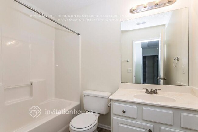 Building Photo - 9220 Meadowmont View Dr