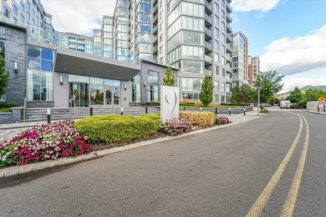 Building Photo - 9 Ave at Port Imperial