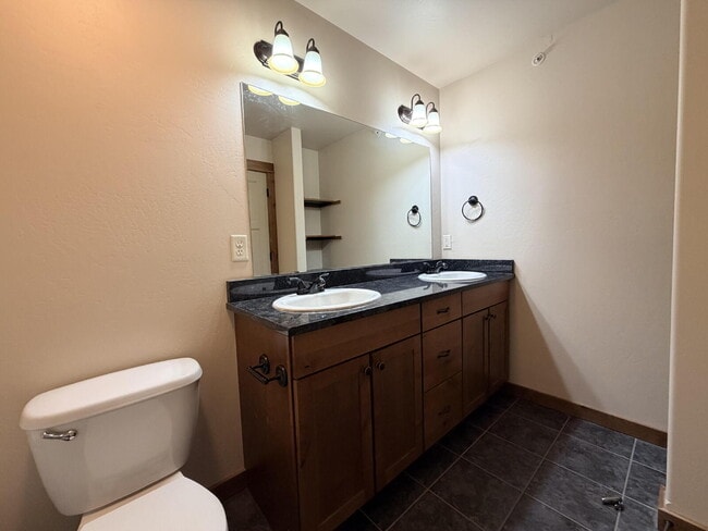 Building Photo - Beautiful 2 Bed, 1.5 Bath Townhouse with Bridger Views, Pets OK!