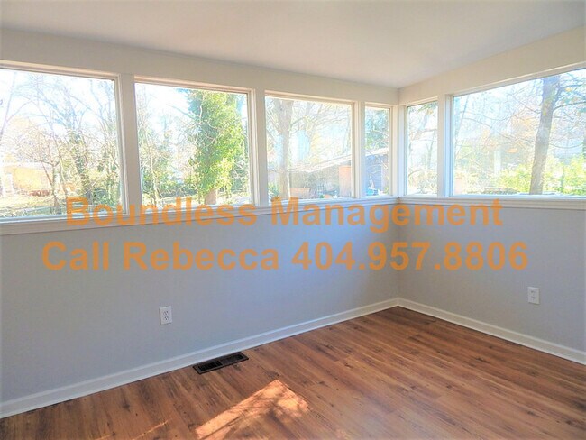 Building Photo - 2956 Akron St