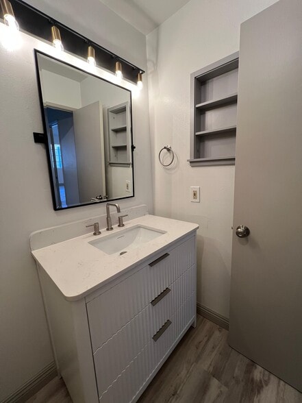 Upper Level Master Bathroom - 236 S Curtis Ave