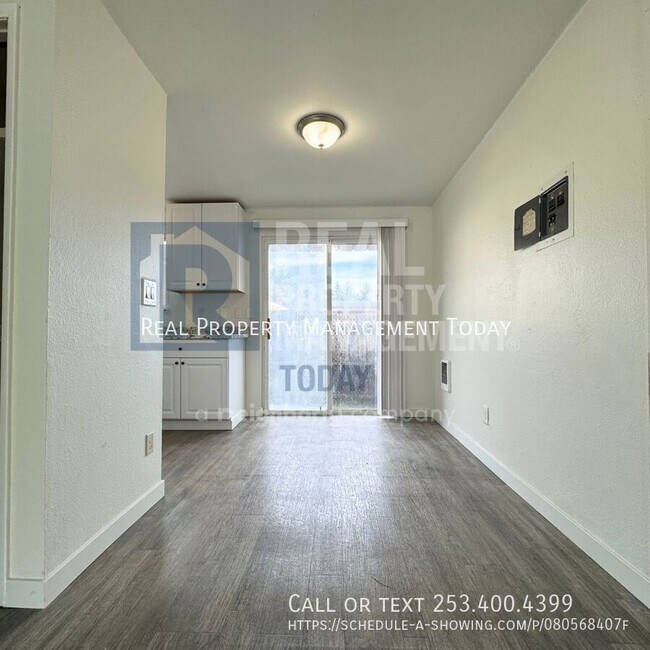 Building Photo - 14440 34th Ave S