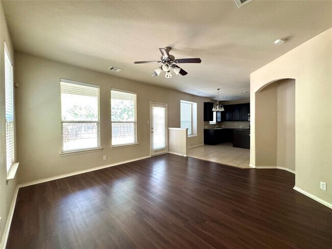 Building Photo - 8629 White Ibis Dr