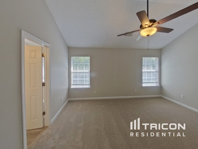 Building Photo - 5753 Village Loop