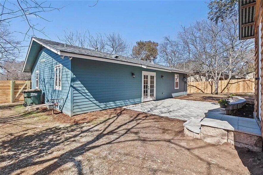 Building Photo - 205 Scenic Dr