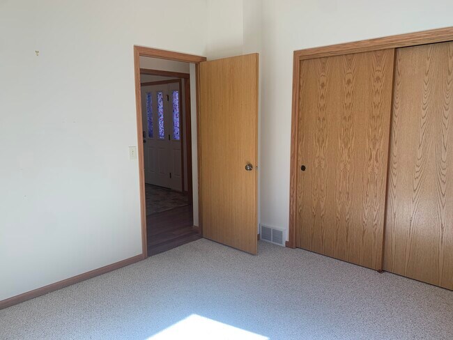 Building Photo - 238 Wind Stone Dr