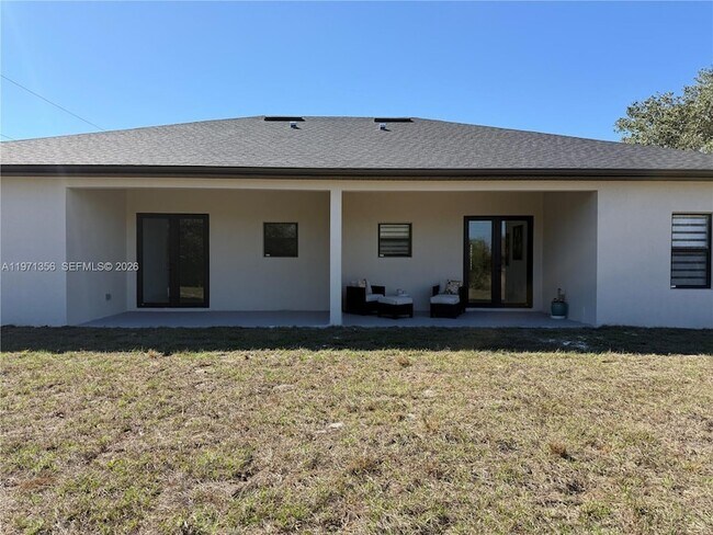 Building Photo - 18 Organ St