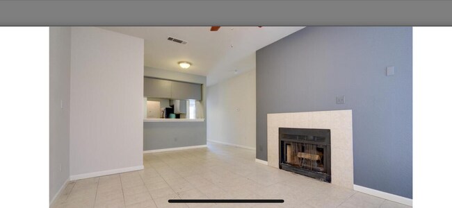 Building Photo - 806 W 24th St