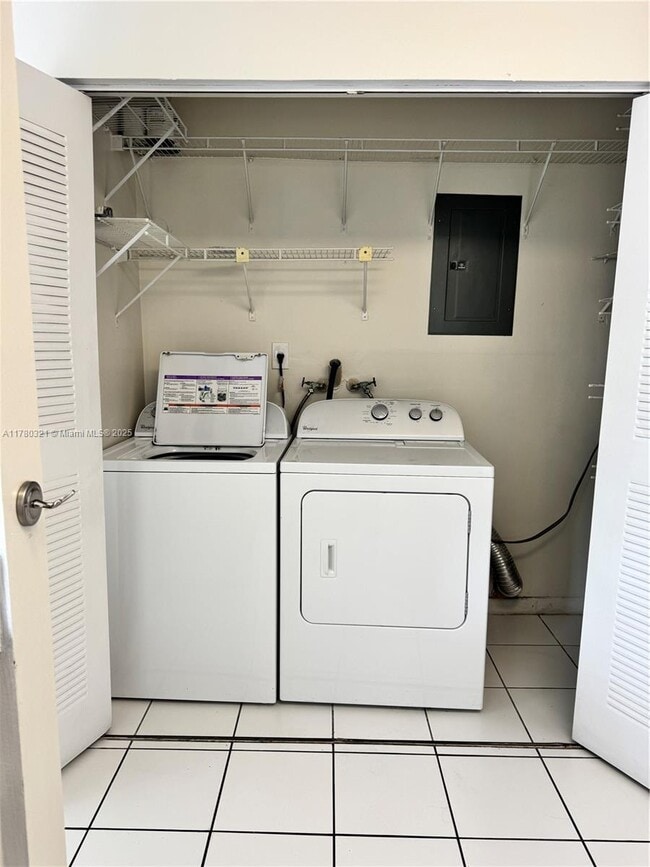 Building Photo - 3 bedroom in North Miami Beach FL 33181