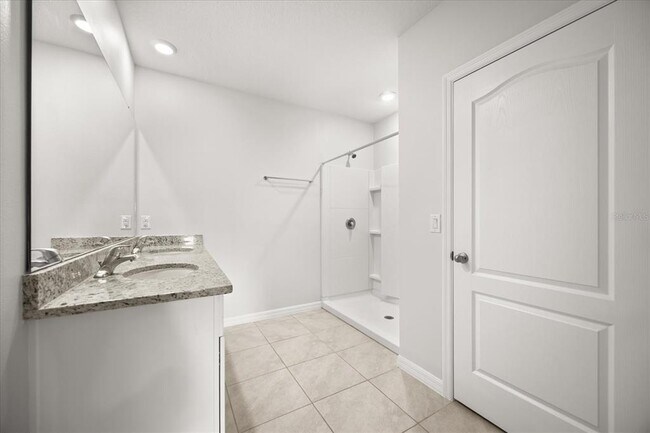 Building Photo - 922 Guadalupe Dr