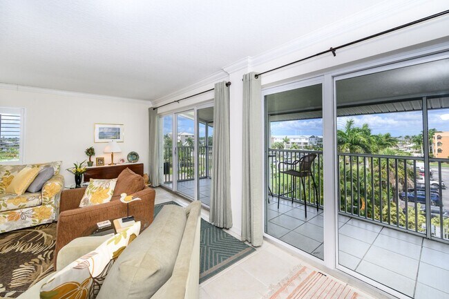 Building Photo - 1477 Park Beach Cir