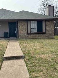 Building Photo - Duplex