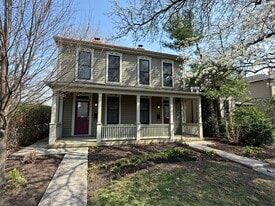 Building Photo - 844 Hamlet St