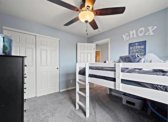 Building Photo - OMG this is a Stunning Large 5 BR House