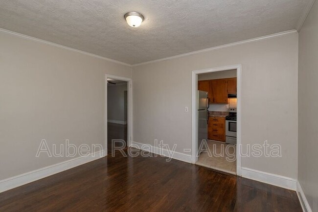 Building Photo - 2207 Montclair St