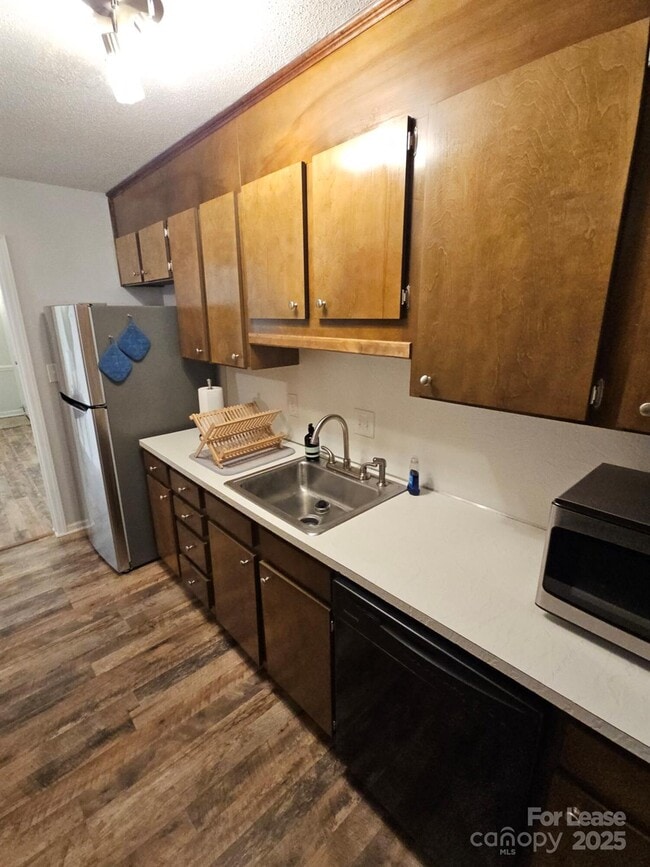 Building Photo - 849 Nottingham Dr