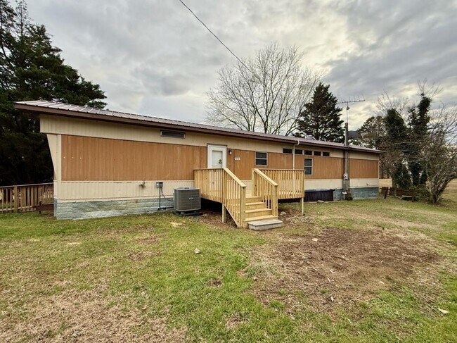 Building Photo - 965 Weems Chapel Rd