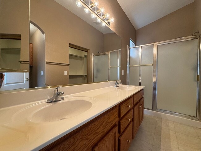 Building Photo - 2 Bedroom Single Story Home Available in Arizona Traditions Retirement Community Located Near Bel...