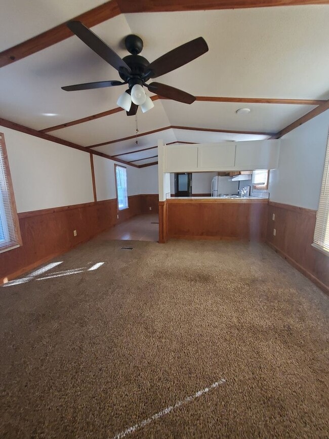 Building Photo - Ready to move in!