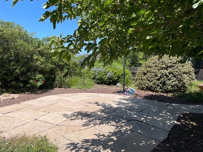 Building Photo - Massive Yard! 6 Bed / 2.5 Bath House on East Falls (Lease out, pending signatures. Check back in ...