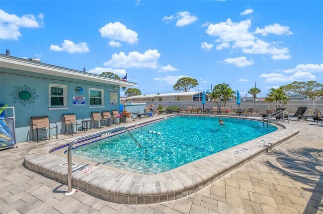 Building Photo - 708 S Tamiami Trl