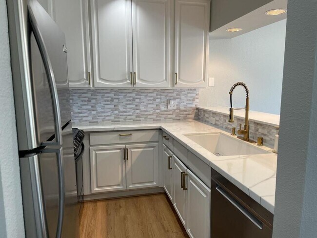 Building Photo - 381 Half Moon Ln #314