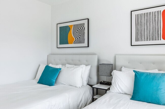 Building Photo - Desert Xscape - Pool, Jacuzzi, and Pet Friendly! (Monthly Only - No Long Term)