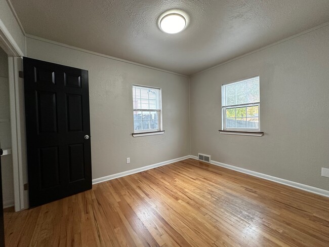 upstairs bedroom #2 - 2432 15th Avenue Ct