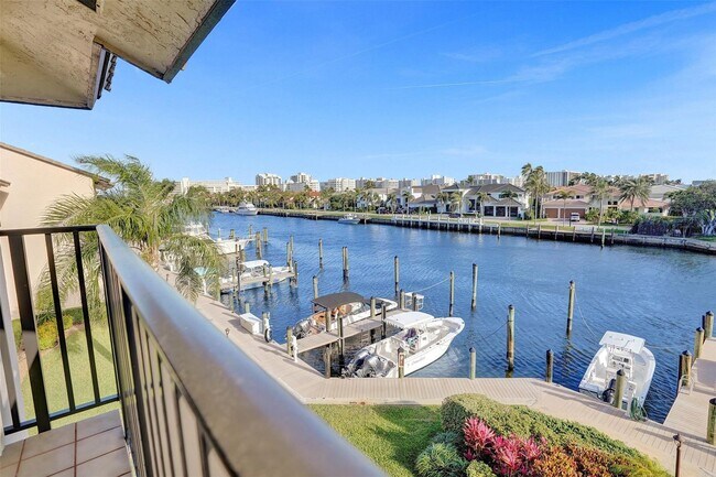 Building Photo - 270 Captains Walk