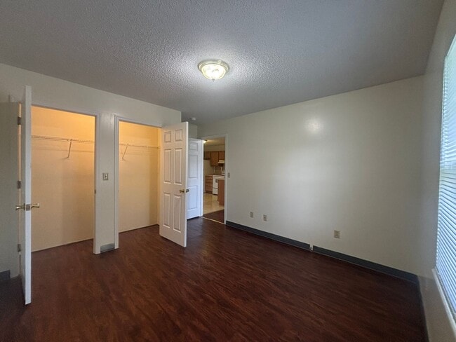 Building Photo - Ed Davis Apartments