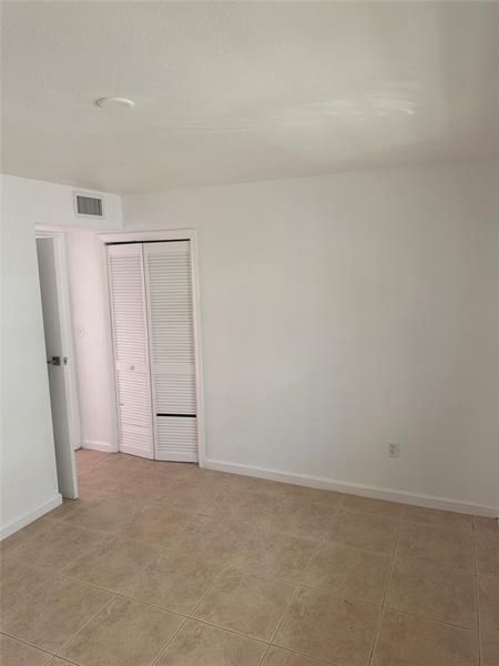 Building Photo - 770 NE 128th St