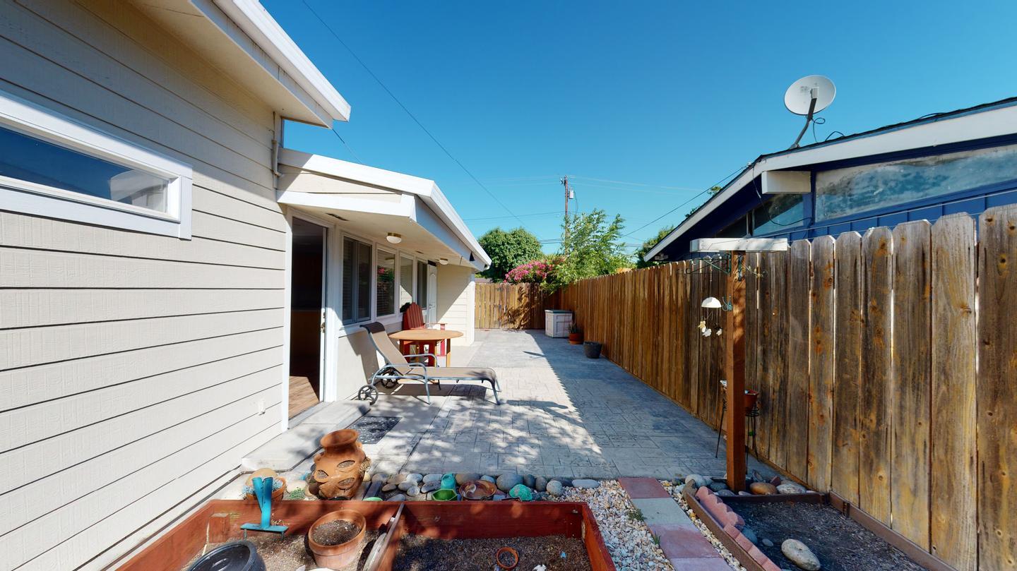 Building Photo - Charming & contemporary Concord home near BART
