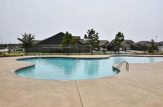Building Photo - 3 Bed | 2 Bath in Owasso!