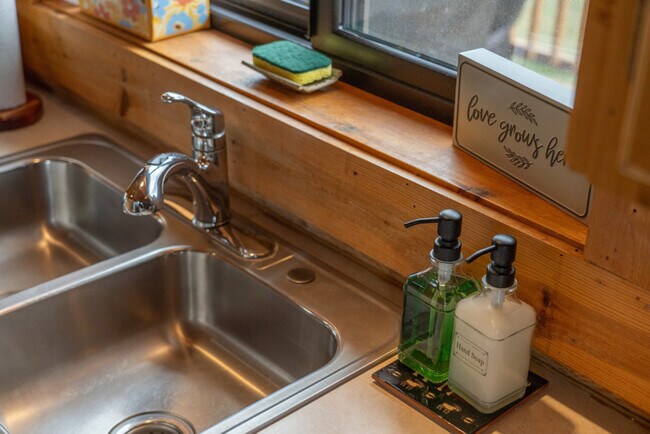 Building Photo - 5406 Henrys Lake Rd